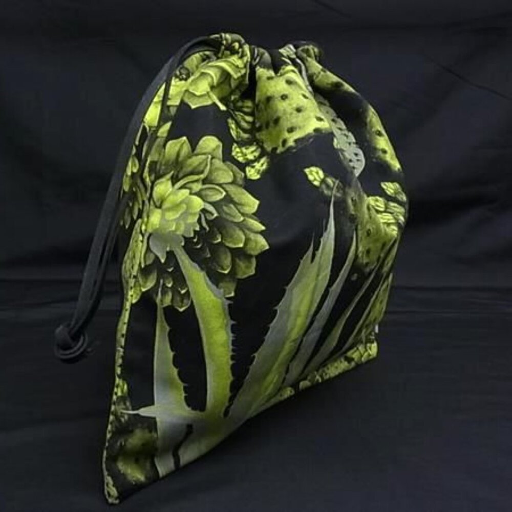 Loewe Draw String Shape Multi-Case Small Bag Gree… - image 2